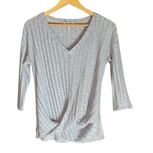 NWOT. Three Dots. Women's Woven Gray Knit Sweater. Size Medium.